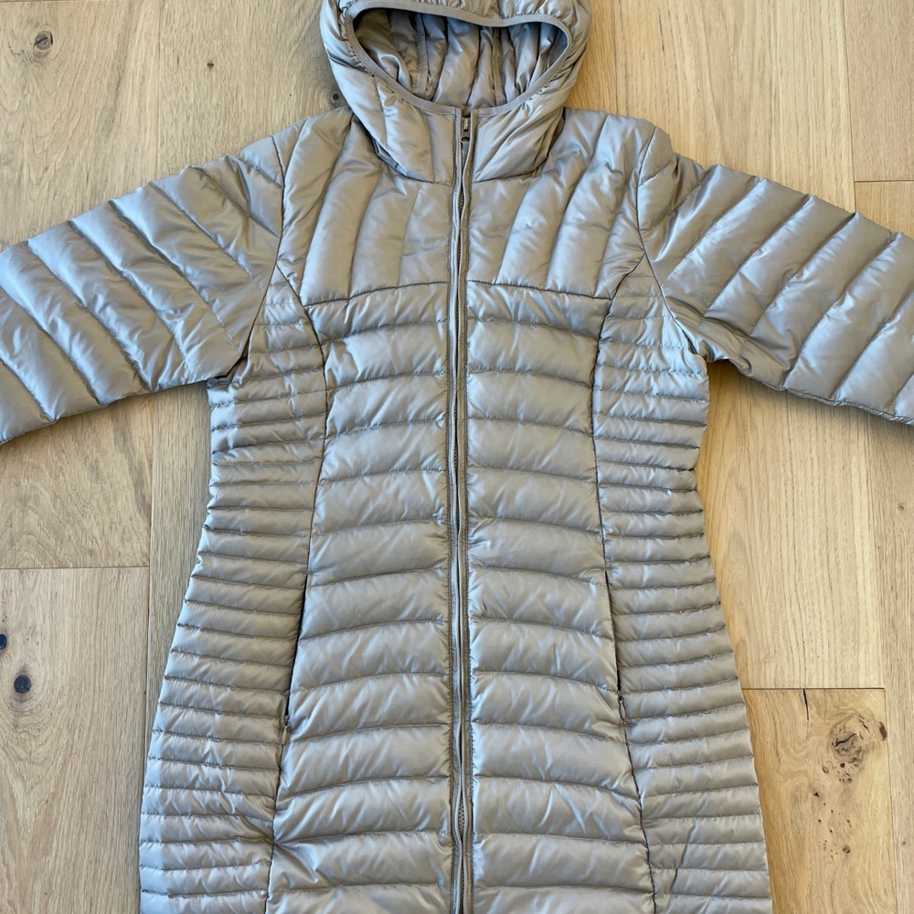 Eddie Bauer Women's down Coat